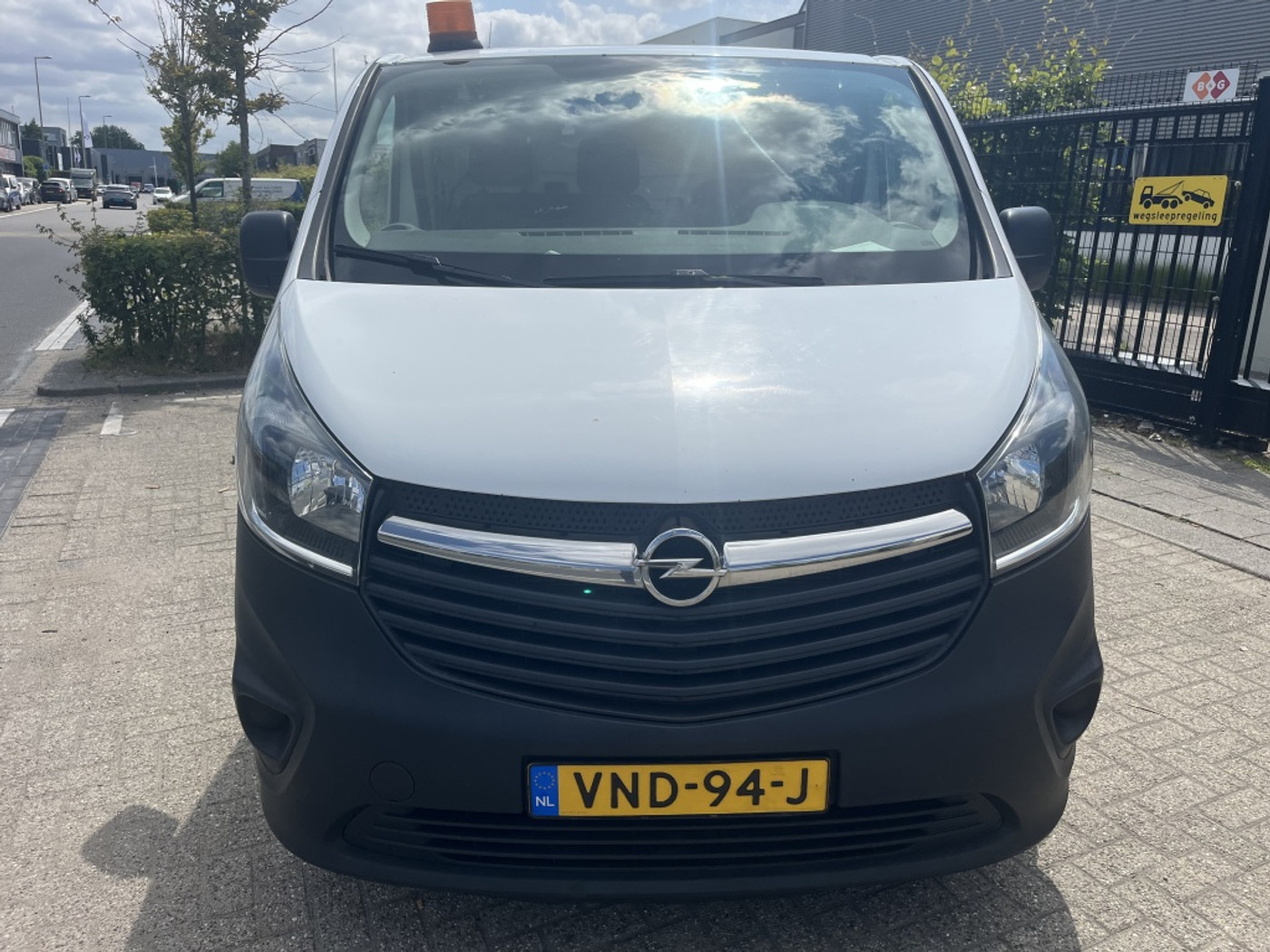 Foto van Opel Vivaro-b
