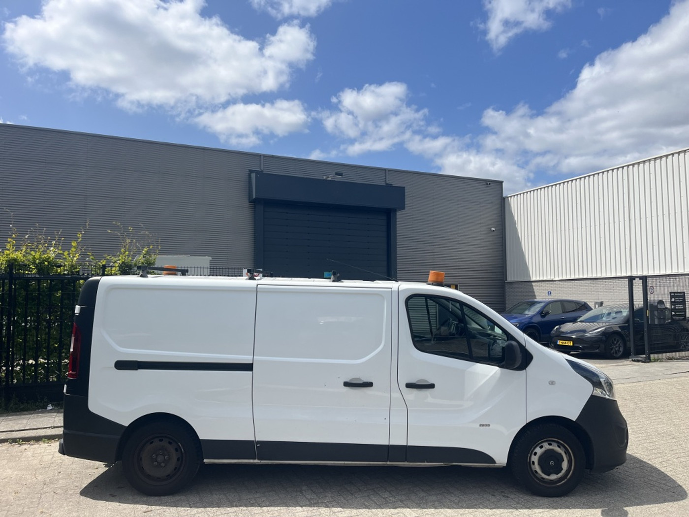 Foto van Opel Vivaro-b
