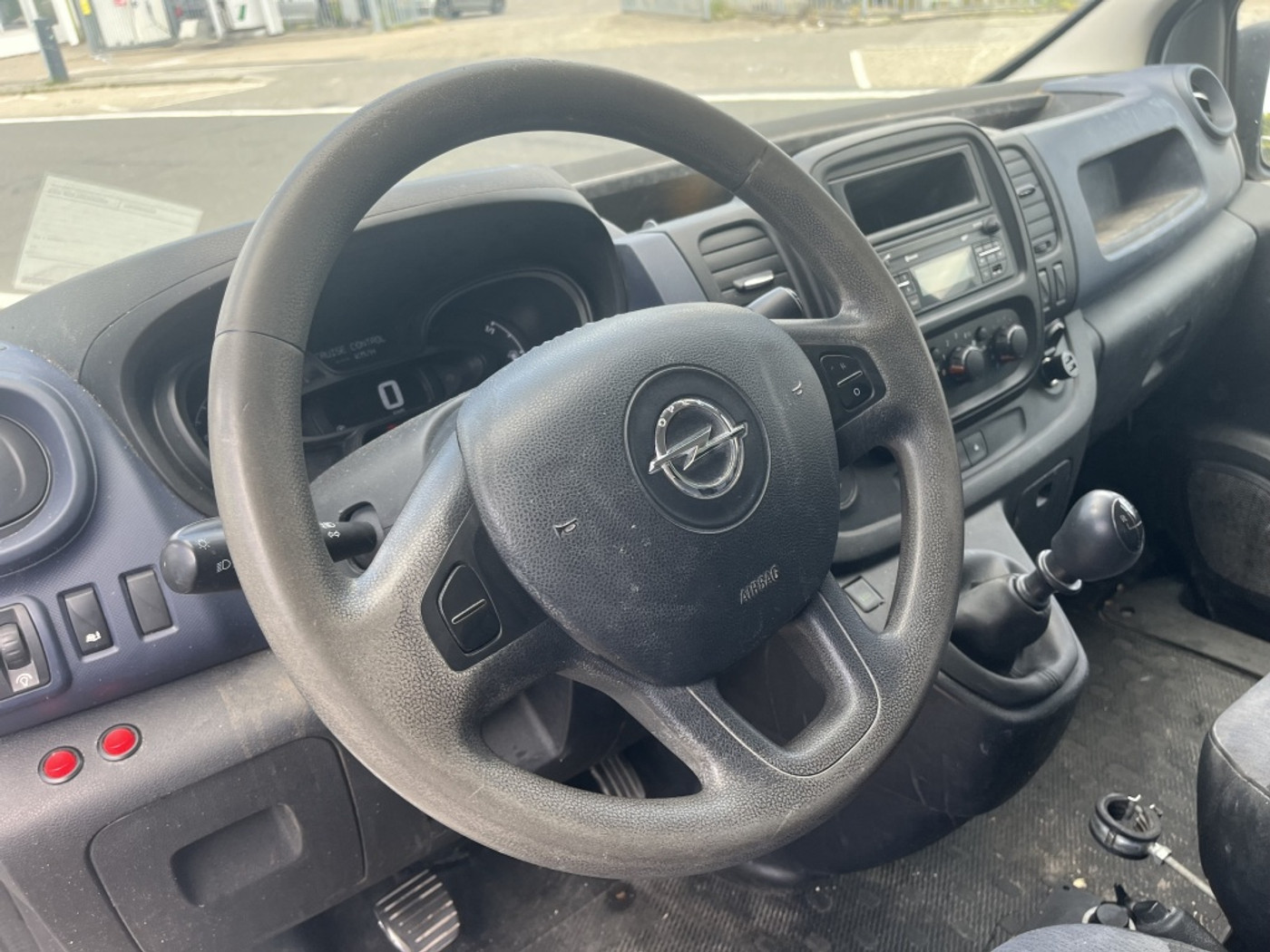 Foto van Opel Vivaro-b