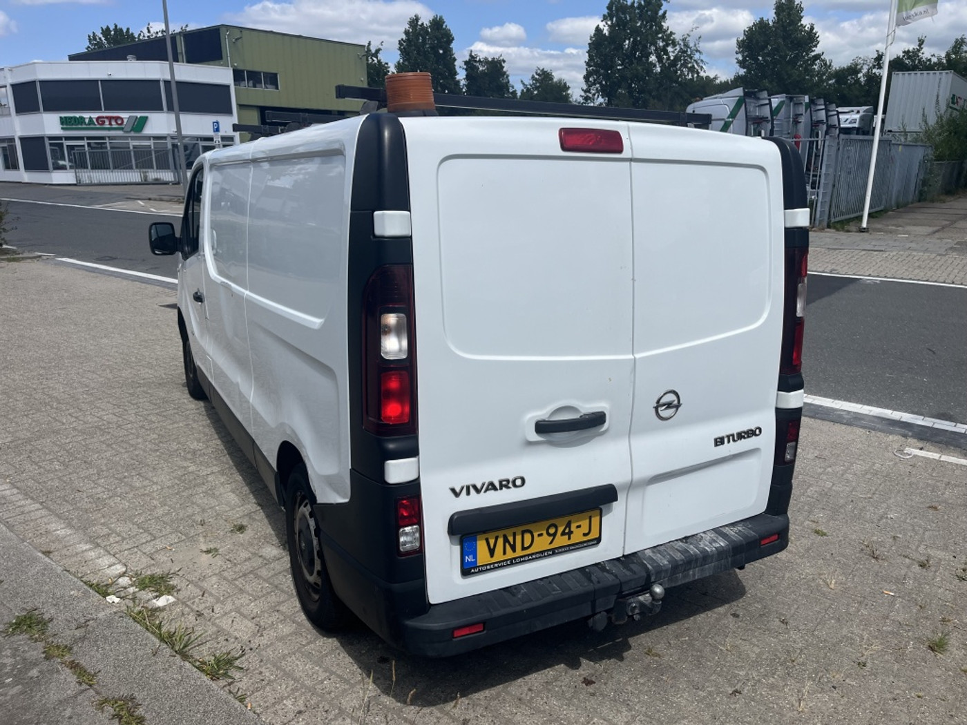 Foto van Opel Vivaro-b