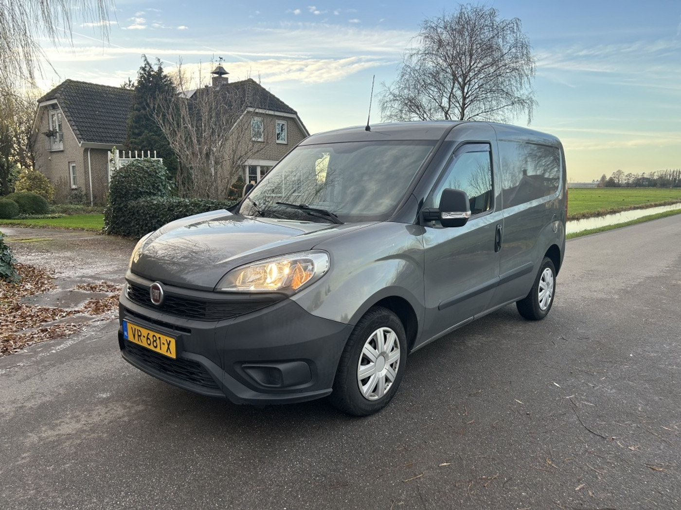 Fiat Fiat Doblo 1.3 MJ 2015 L1H1 Actual 2015 - voorkant