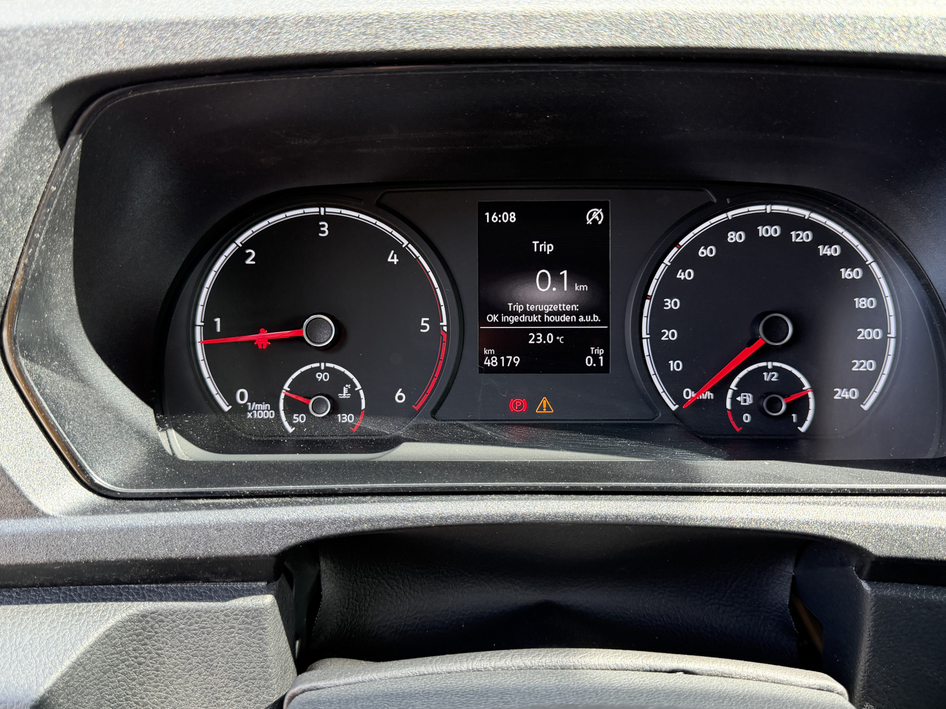 Foto van Volkswagen Caddy Modified Partition Wall