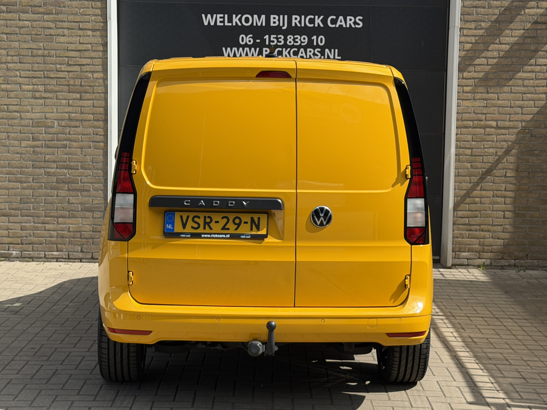 Foto van Volkswagen Caddy Modified Partition Wall