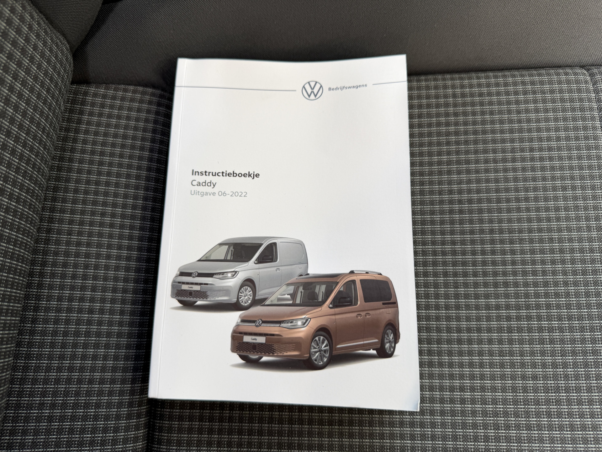 Foto van Volkswagen Caddy Modified Partition Wall