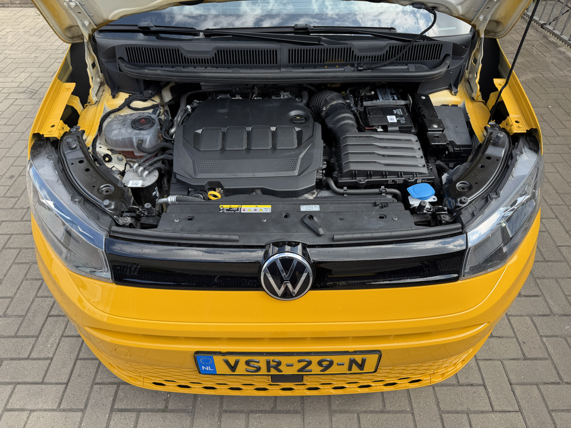 Foto van Volkswagen Caddy Modified Partition Wall
