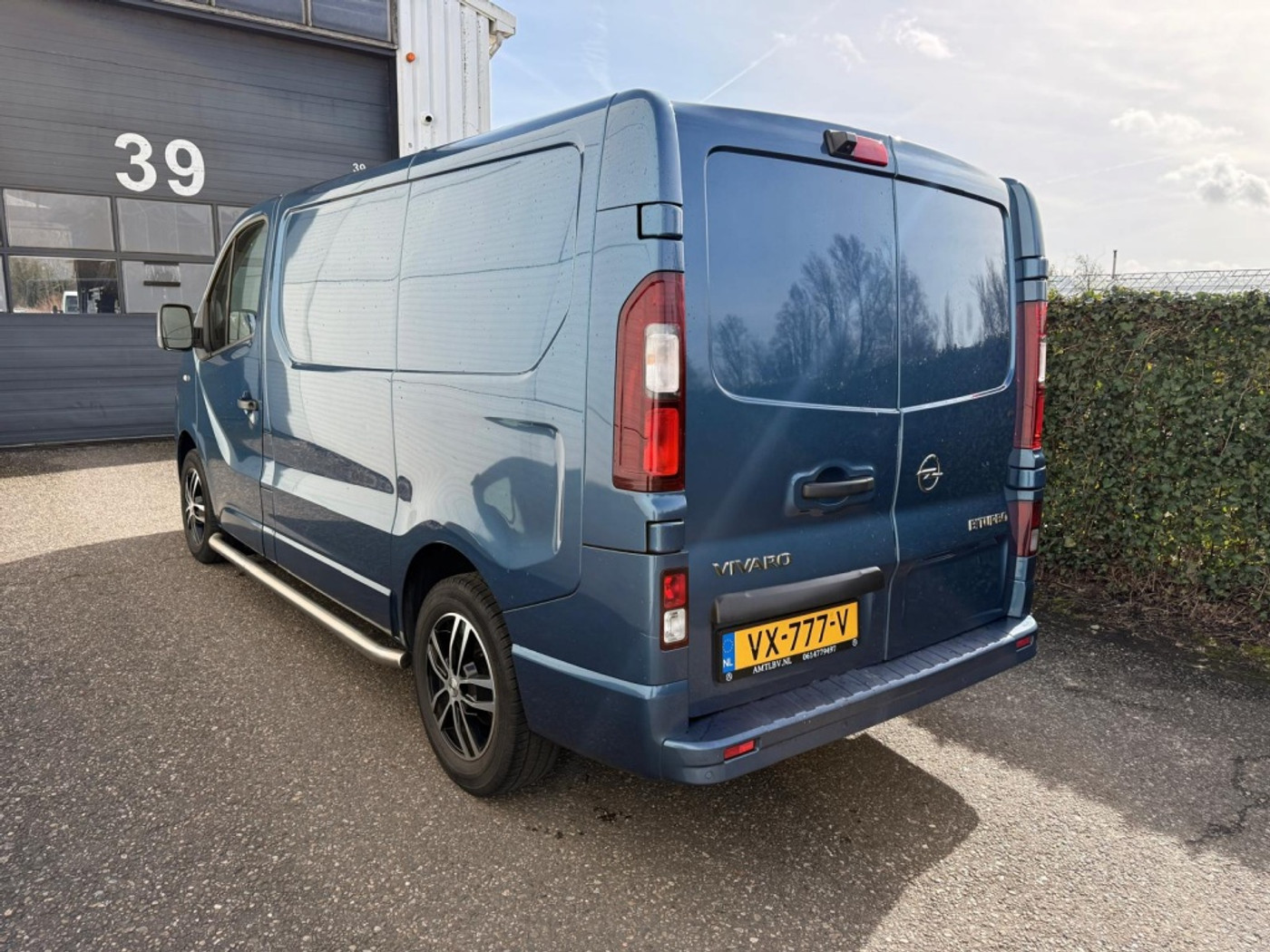 Foto van Opel Vivaro-b