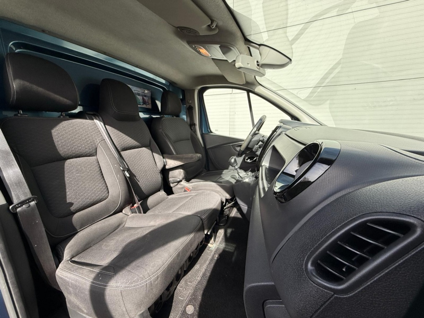 Foto van Opel Vivaro-b