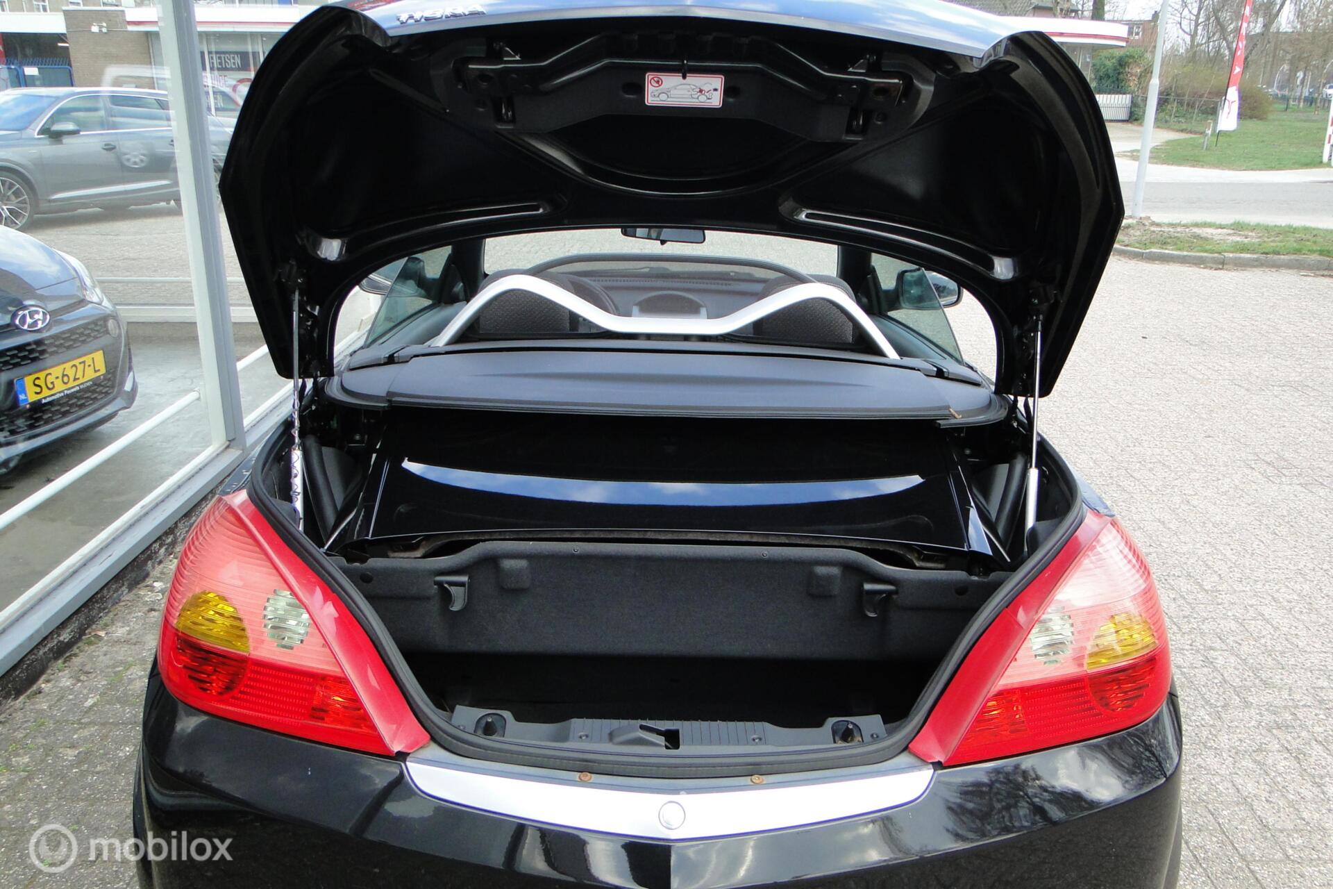 Foto van Opel Tigra Twintop