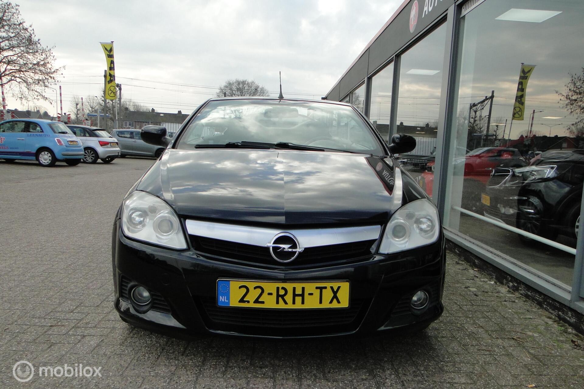 Foto van Opel Tigra Twintop