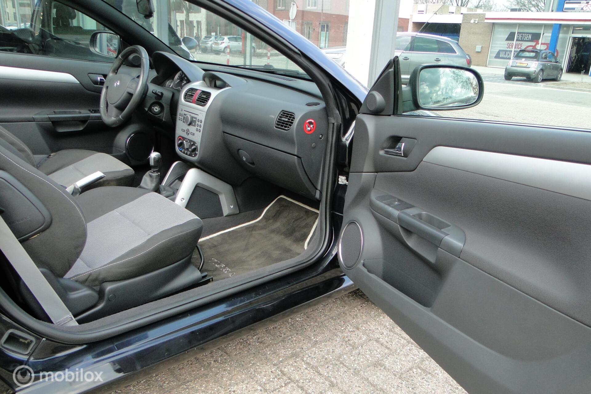 Foto van Opel Tigra Twintop