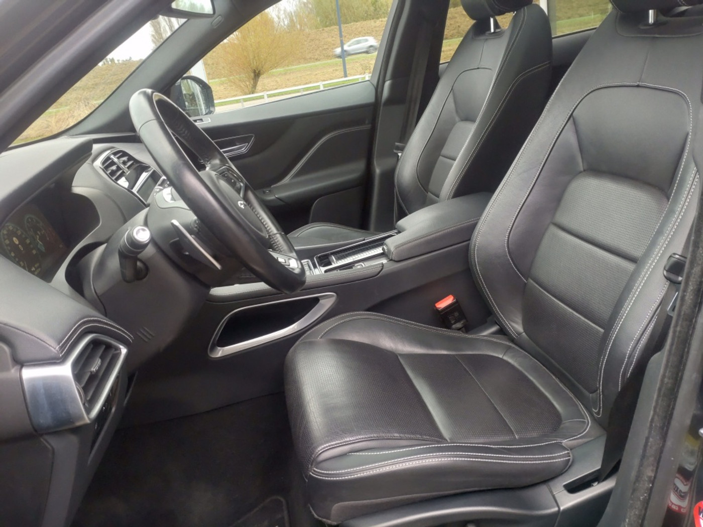 Foto van Jaguar Jaguar F-pace