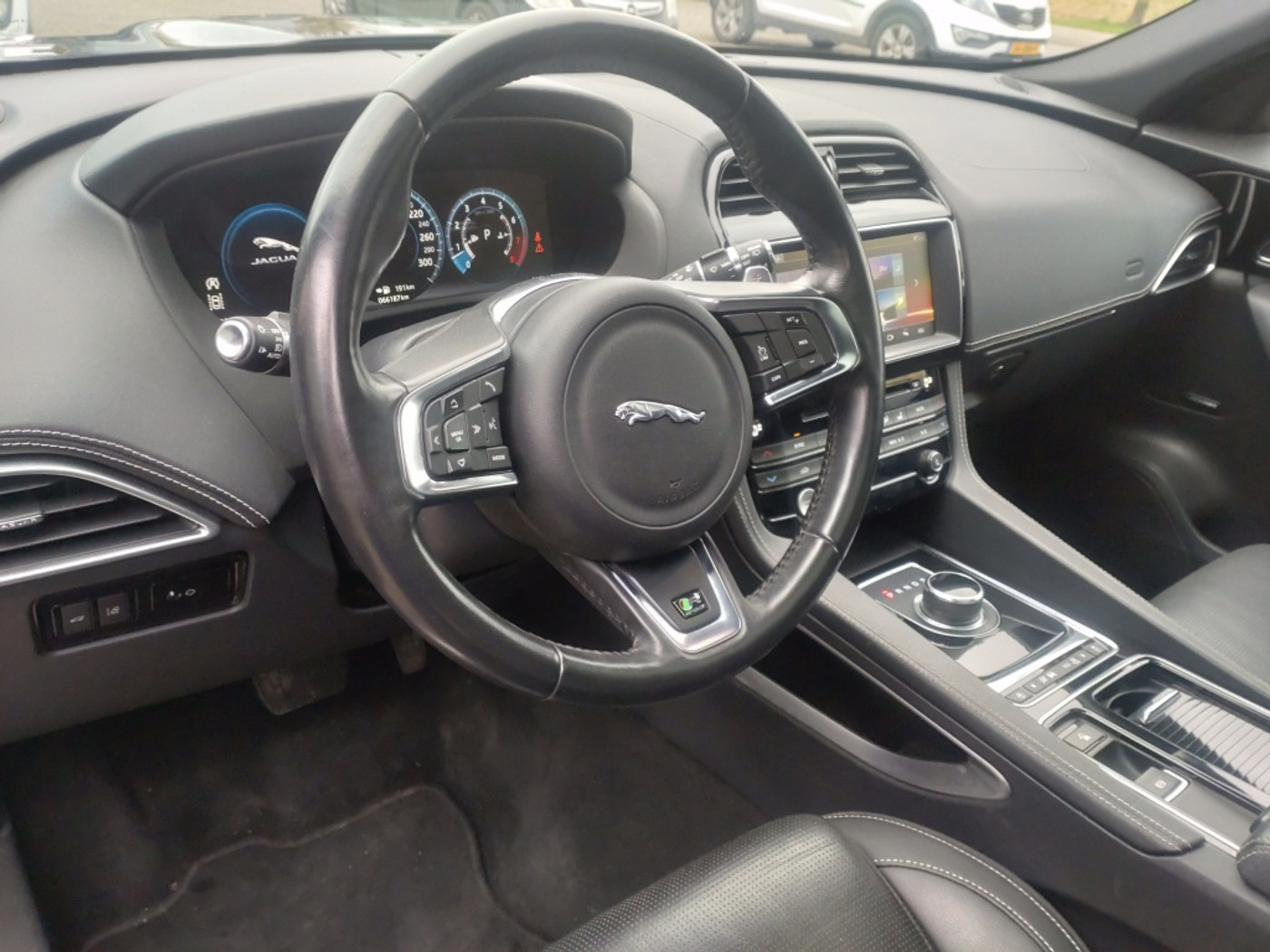 Foto van Jaguar Jaguar F-pace