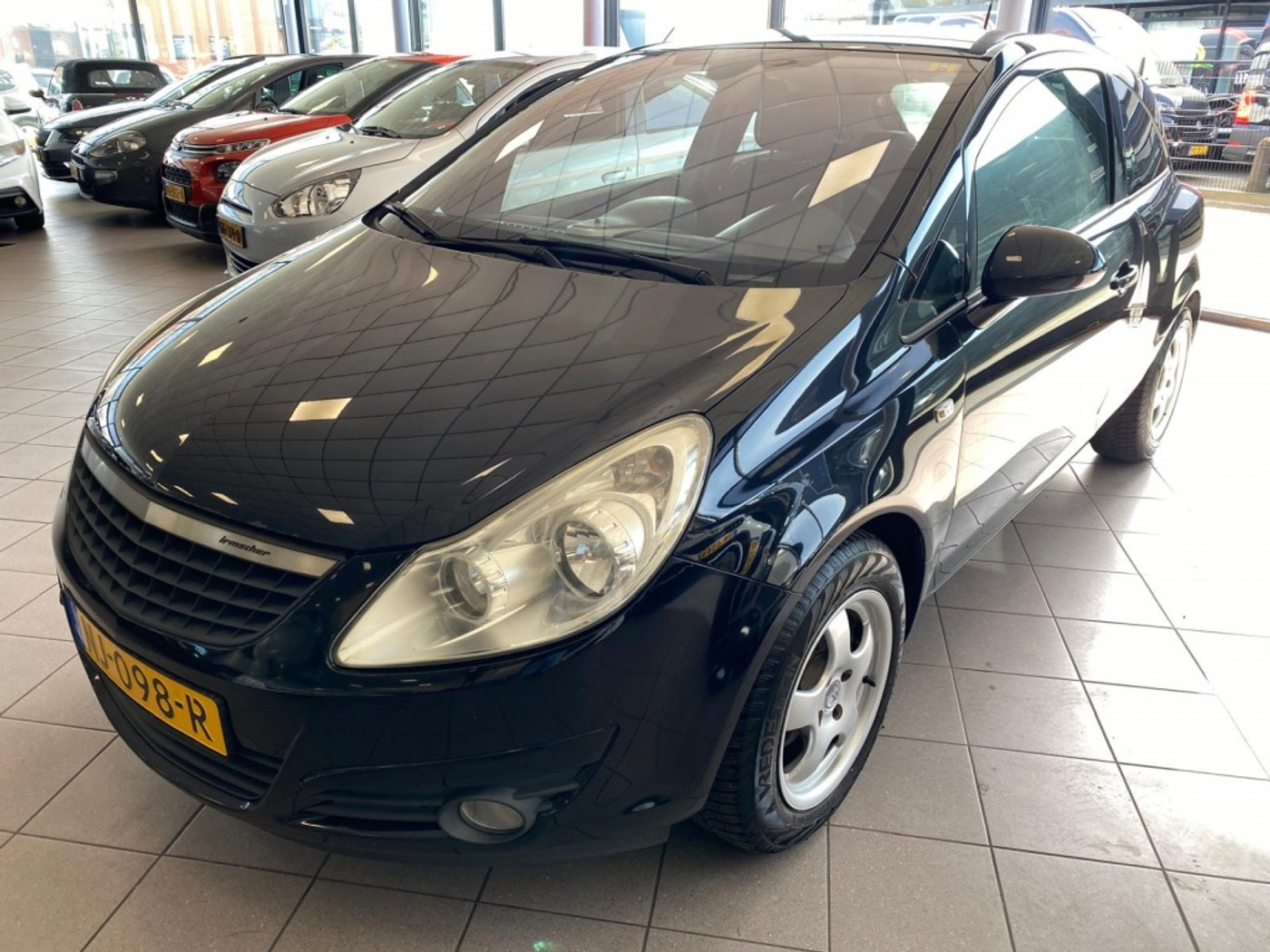 Opel Corsa 1.4-16V Edition NAVI APK 07-26 BJ 2009 !!! 2009 - voorkant