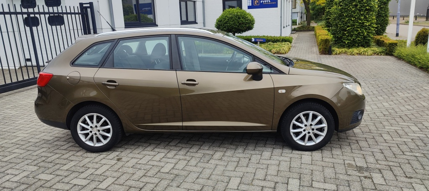 Foto van Seat Ibiza ST