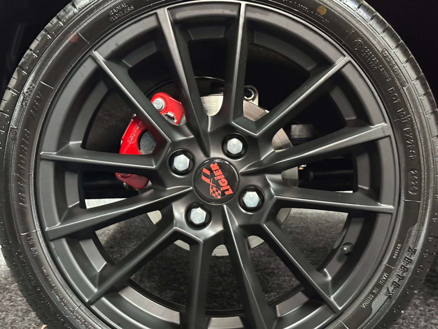 Foto van Ligier Js60