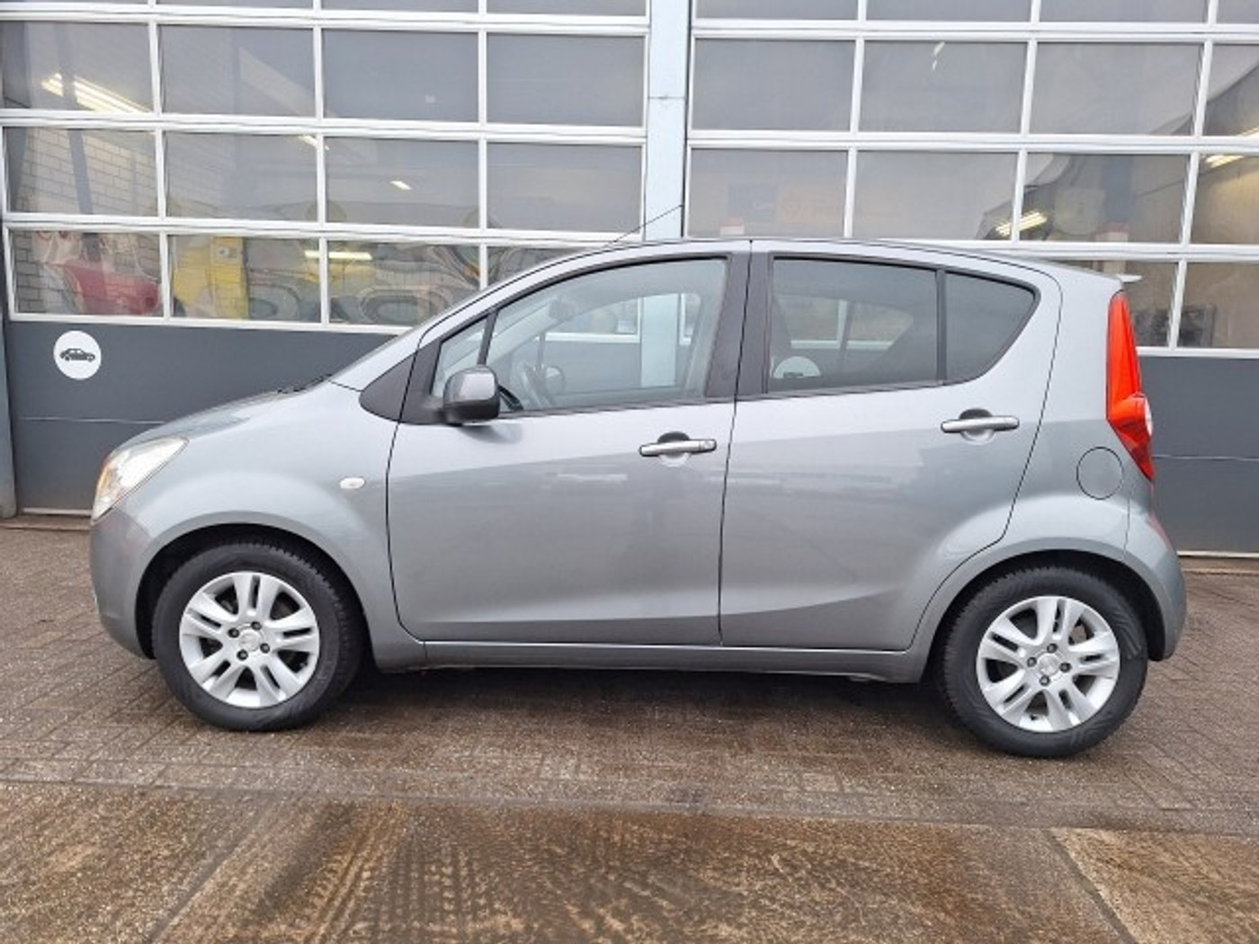 Foto van Opel Agila