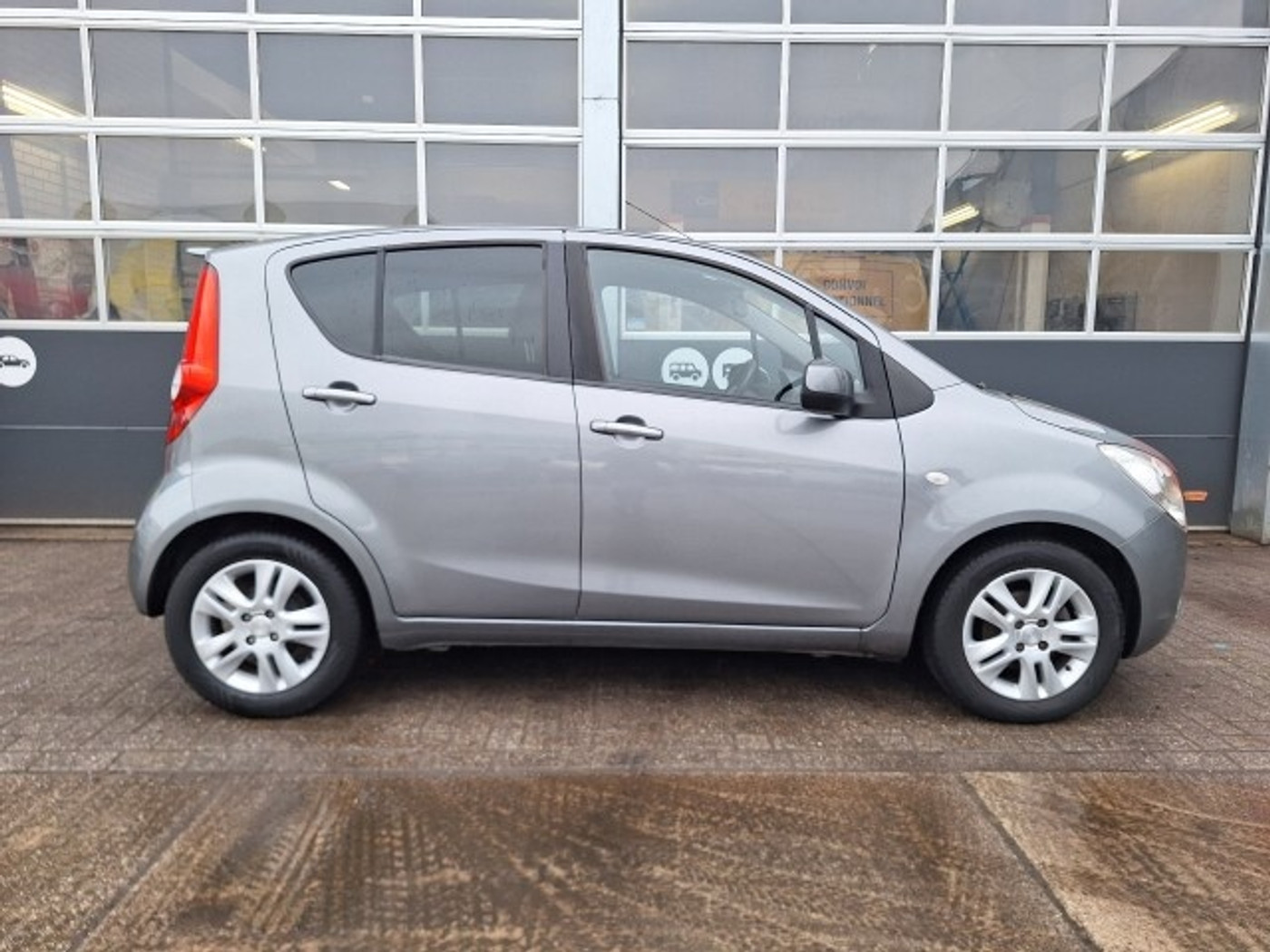 Foto van Opel Agila