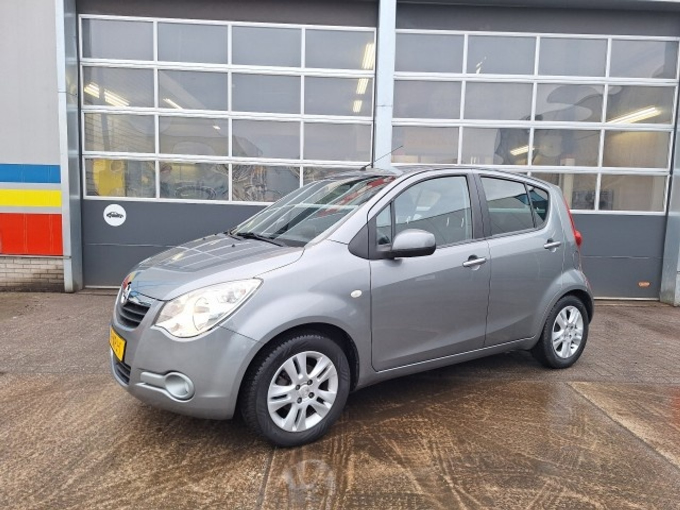 Opel Agila 1.0 Edition 2012 - voorkant