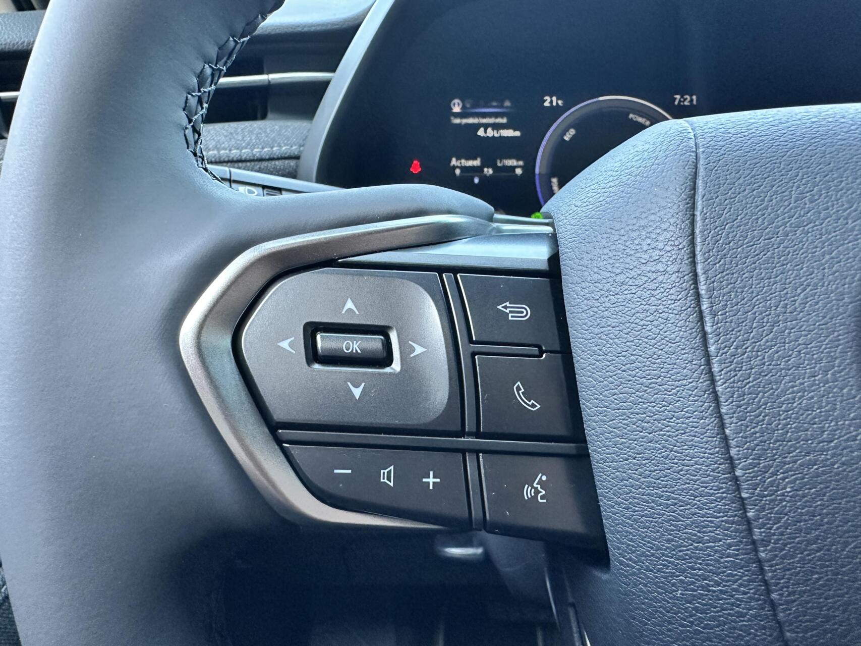 Foto van Lexus Lexus LBX