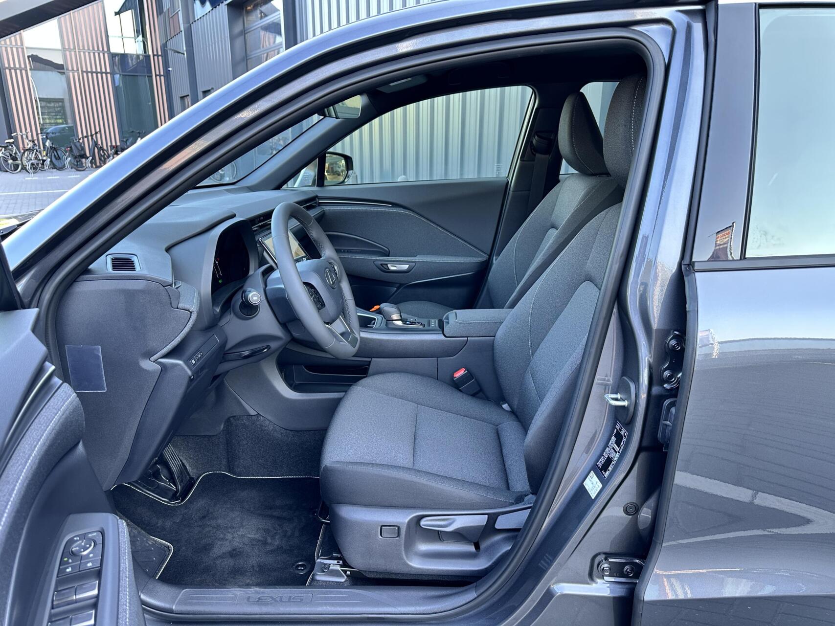 Foto van Lexus Lexus LBX