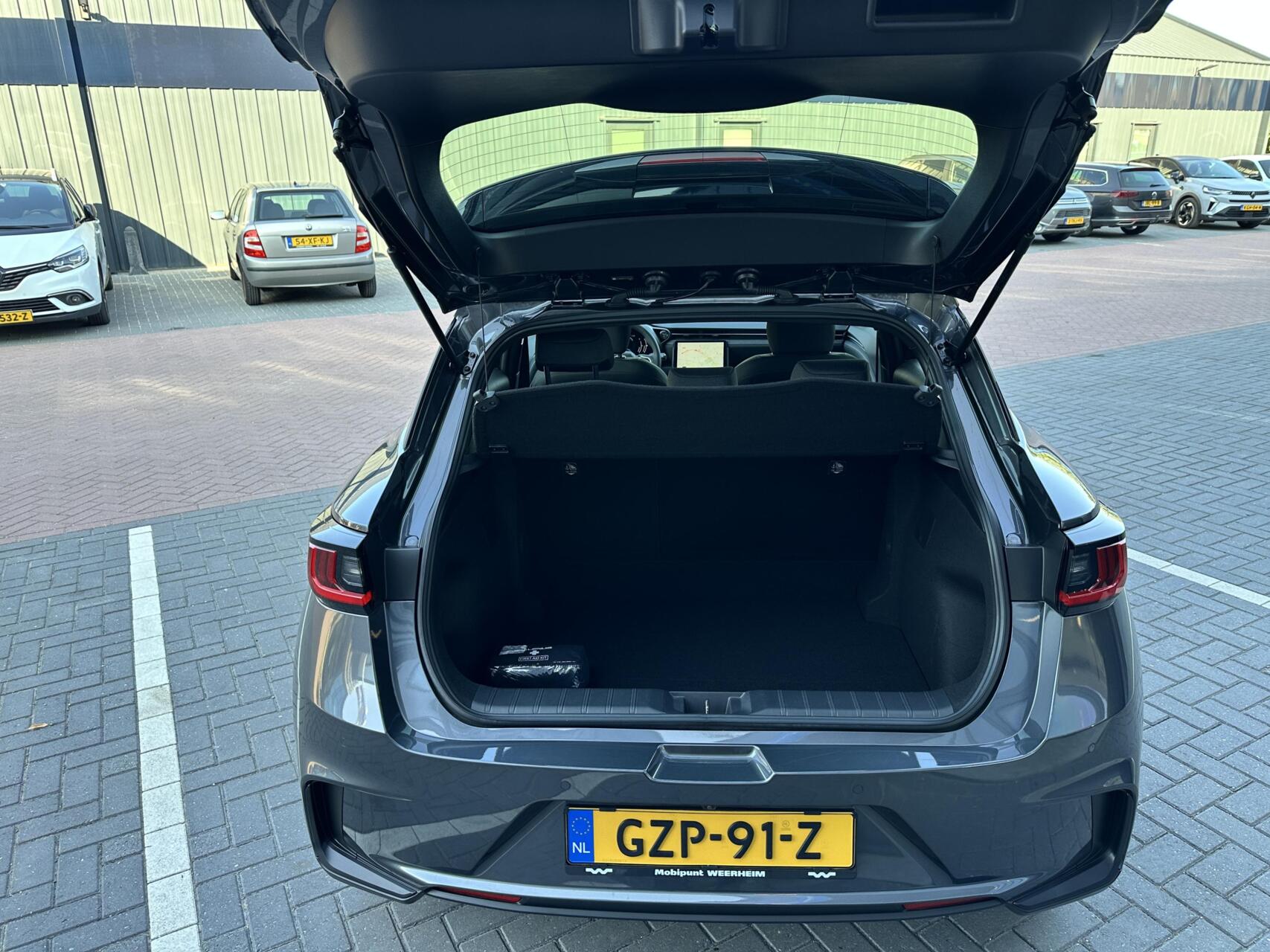 Foto van Lexus Lexus LBX