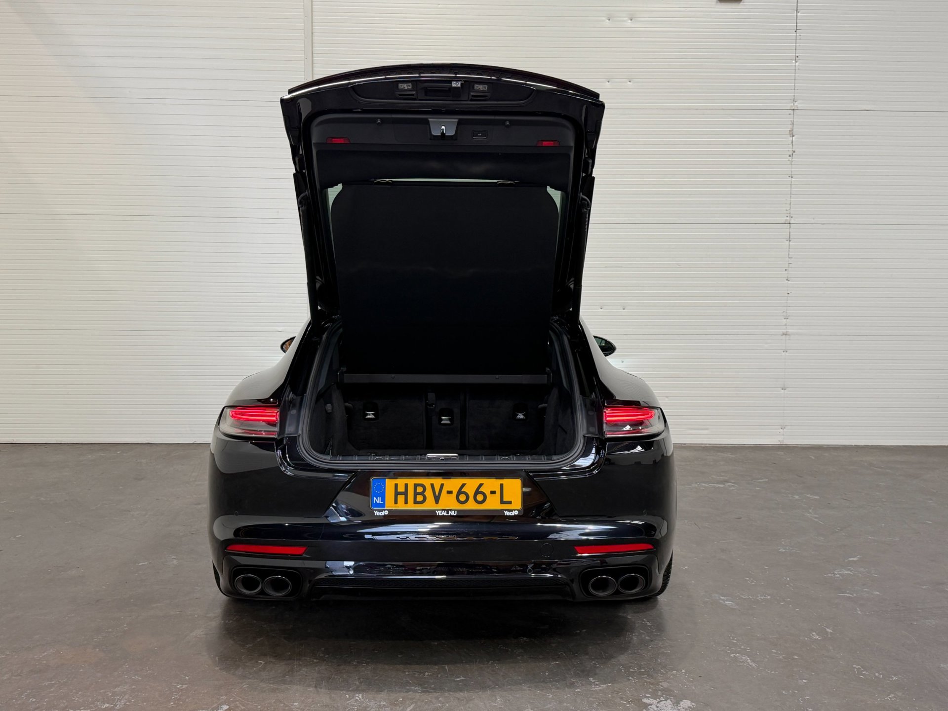 Foto van Porsche Panamera 4 E-hybrid