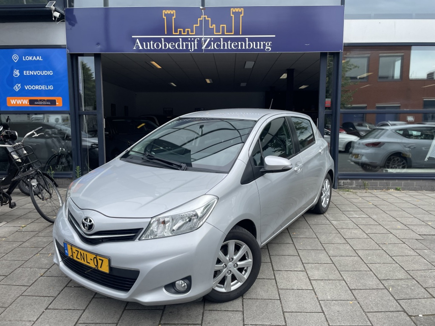 Toyota Toyota Yaris 1.0 VVT-i Aspiration 2013 - voorkant