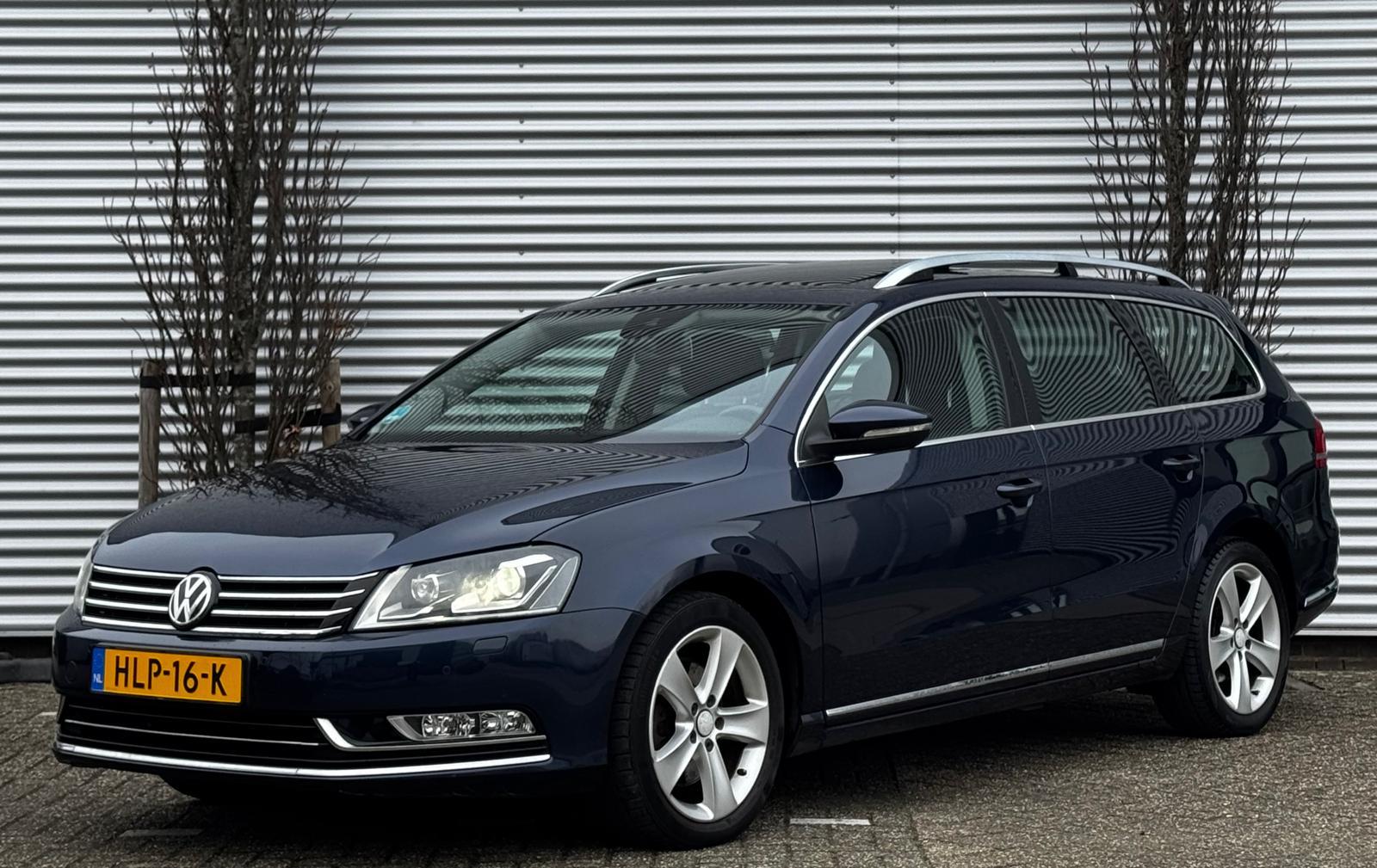 Volkswagen Passat 1.8 TSI Highline 161PK Automaat / PANO / LEDER 2011 - voorkant