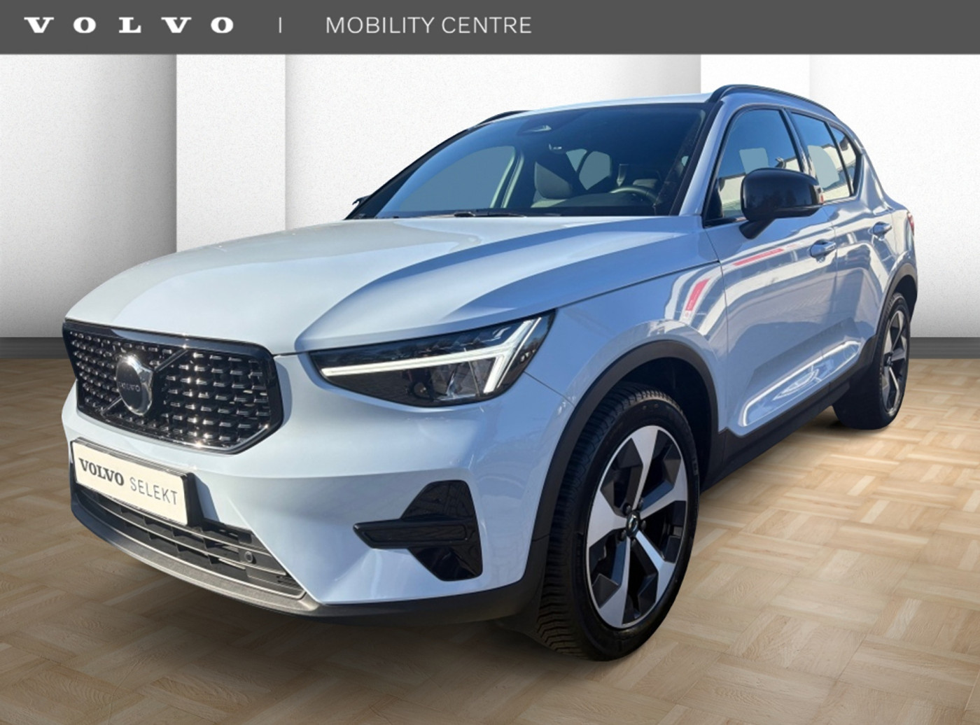 Volvo XC40 B4 Plus Dark | Trekhaak | Harman & Kardon Audio 2025 - voorkant