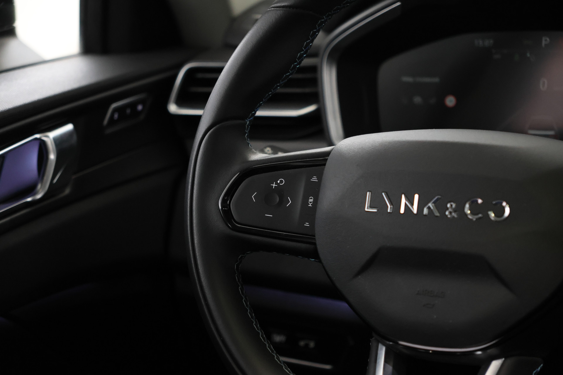 Foto van Lynk&co LYNK & Co 01