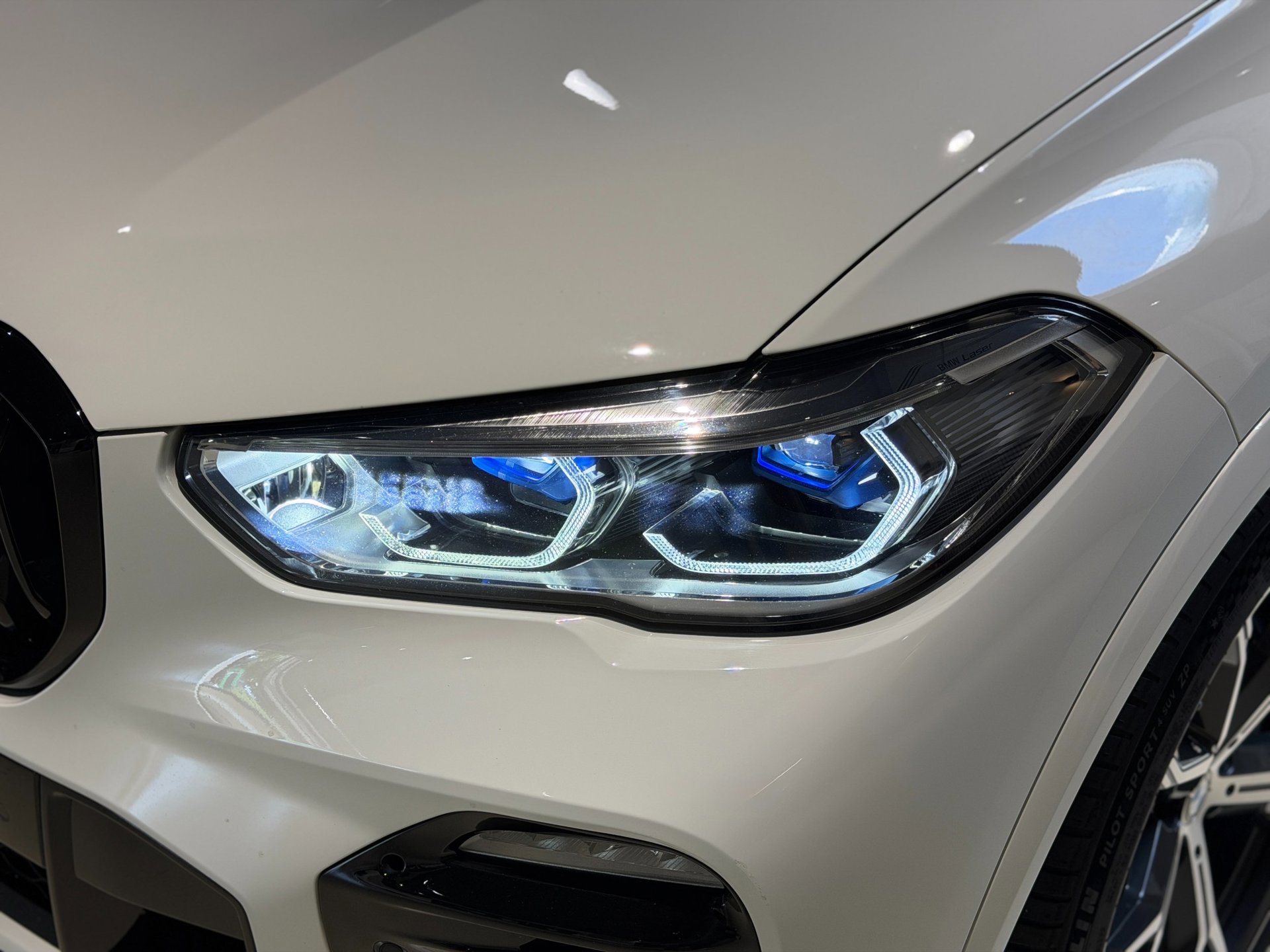 Foto van BMW X5 Xdrive45e