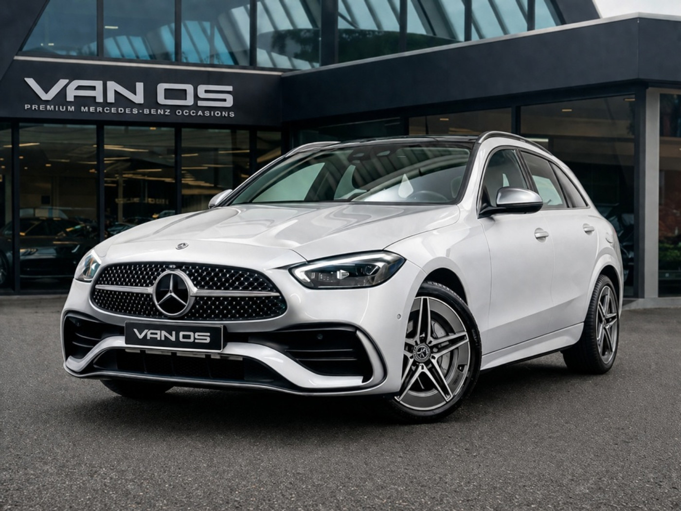 Mercedes-Benz C 300 E C 300 e AMG Line | Pano | Memory | Burmester 2024 - voorkant
