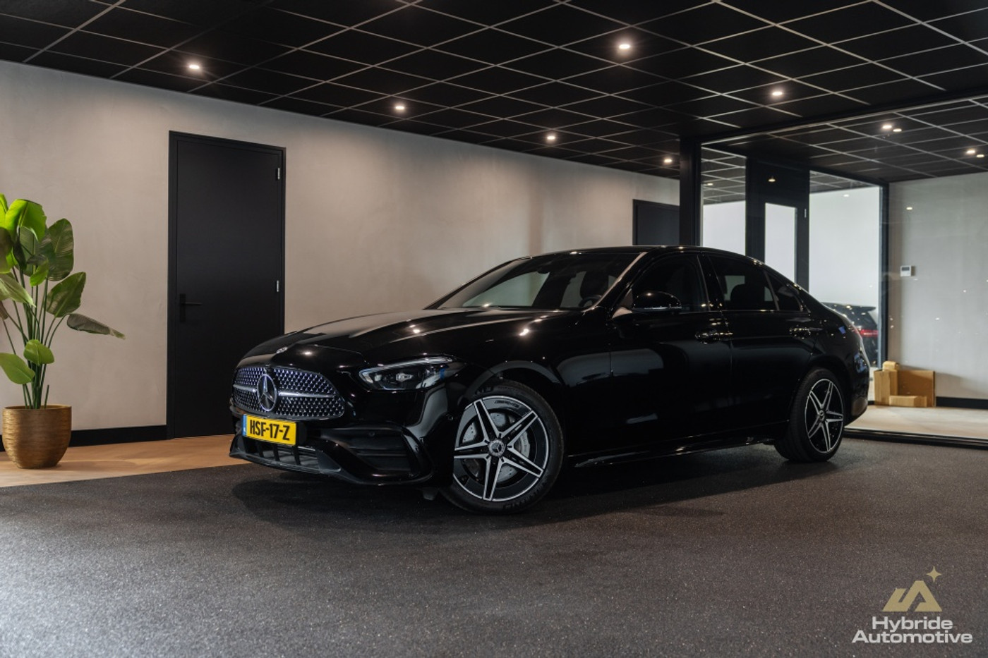 Mercedes-Benz C-klasse 300 e AMG Line 2024 - voorkant