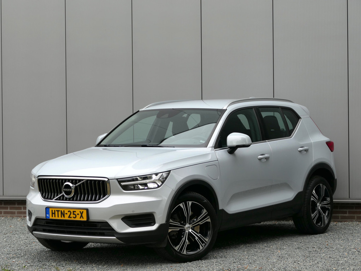 Volvo XC40 1.5 T4 Recharge Inscription 12 MND garantie Leer / Keyless Entry 2021 - voorkant