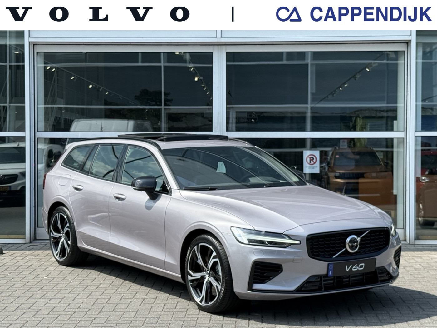 Volvo V60 T6 398PK Recharge Ultra Dark| Panodak| 360Camera| Adap.Cruise| A 2025 - voorkant