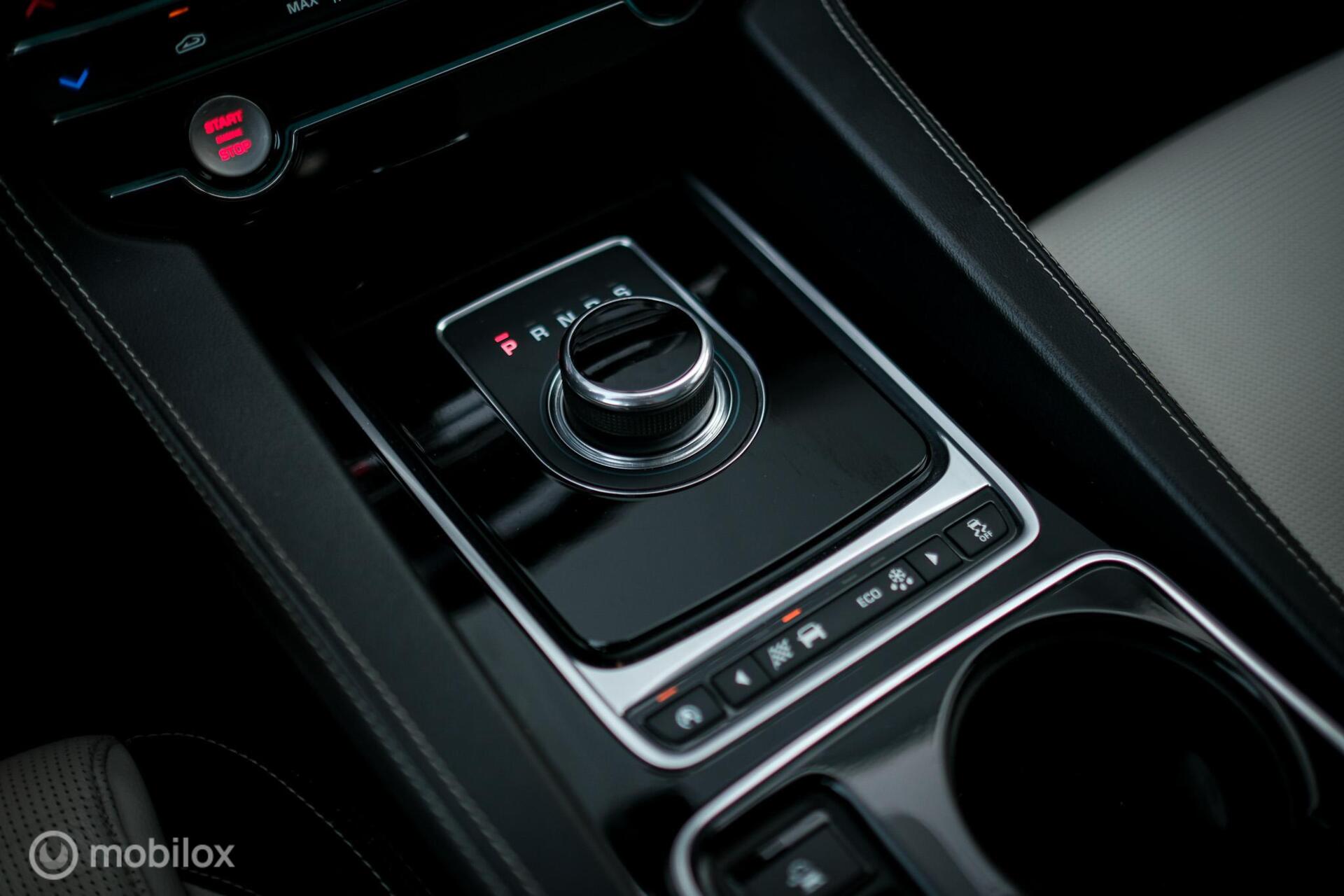 Foto van Jaguar Jaguar F-pace