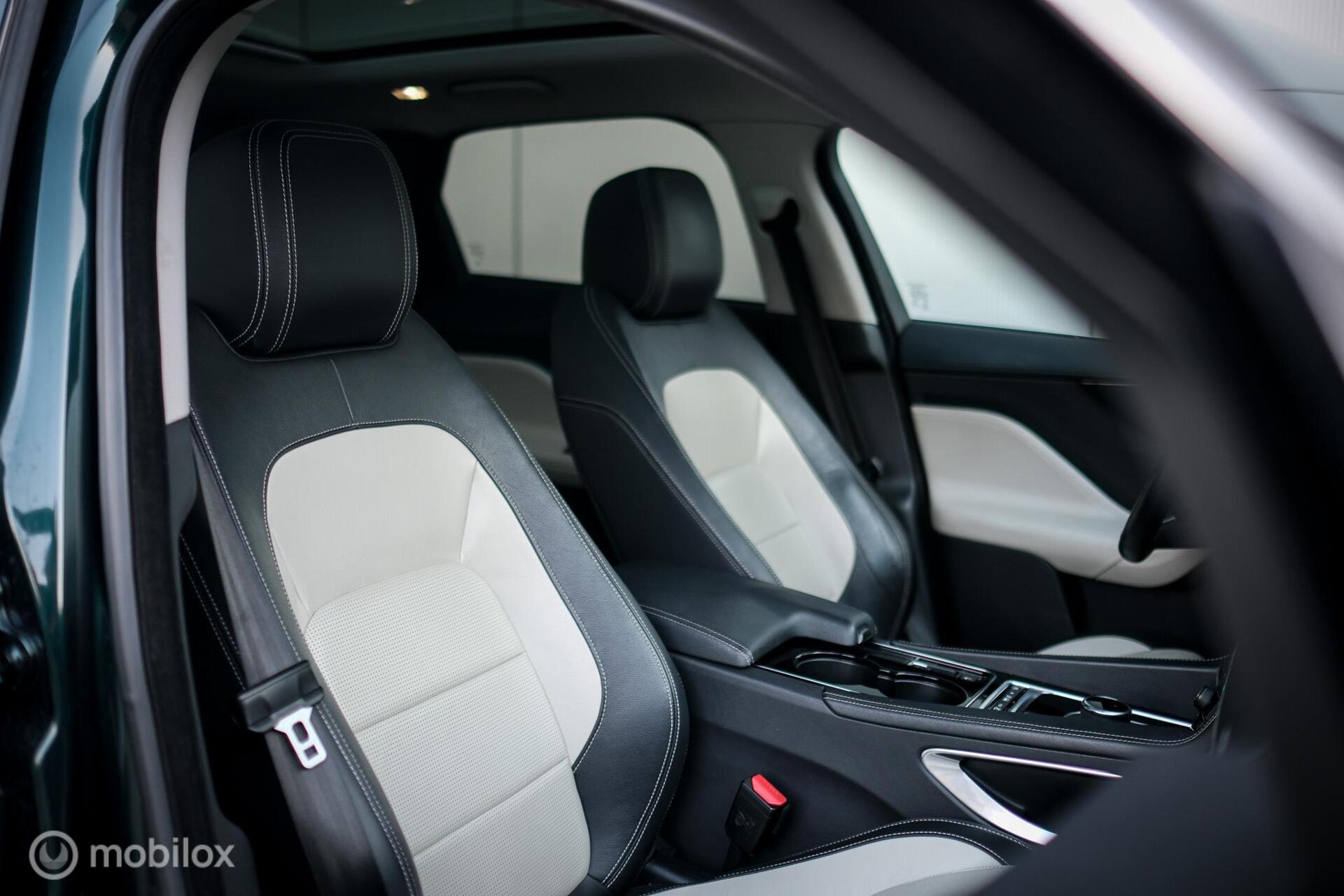Foto van Jaguar Jaguar F-pace
