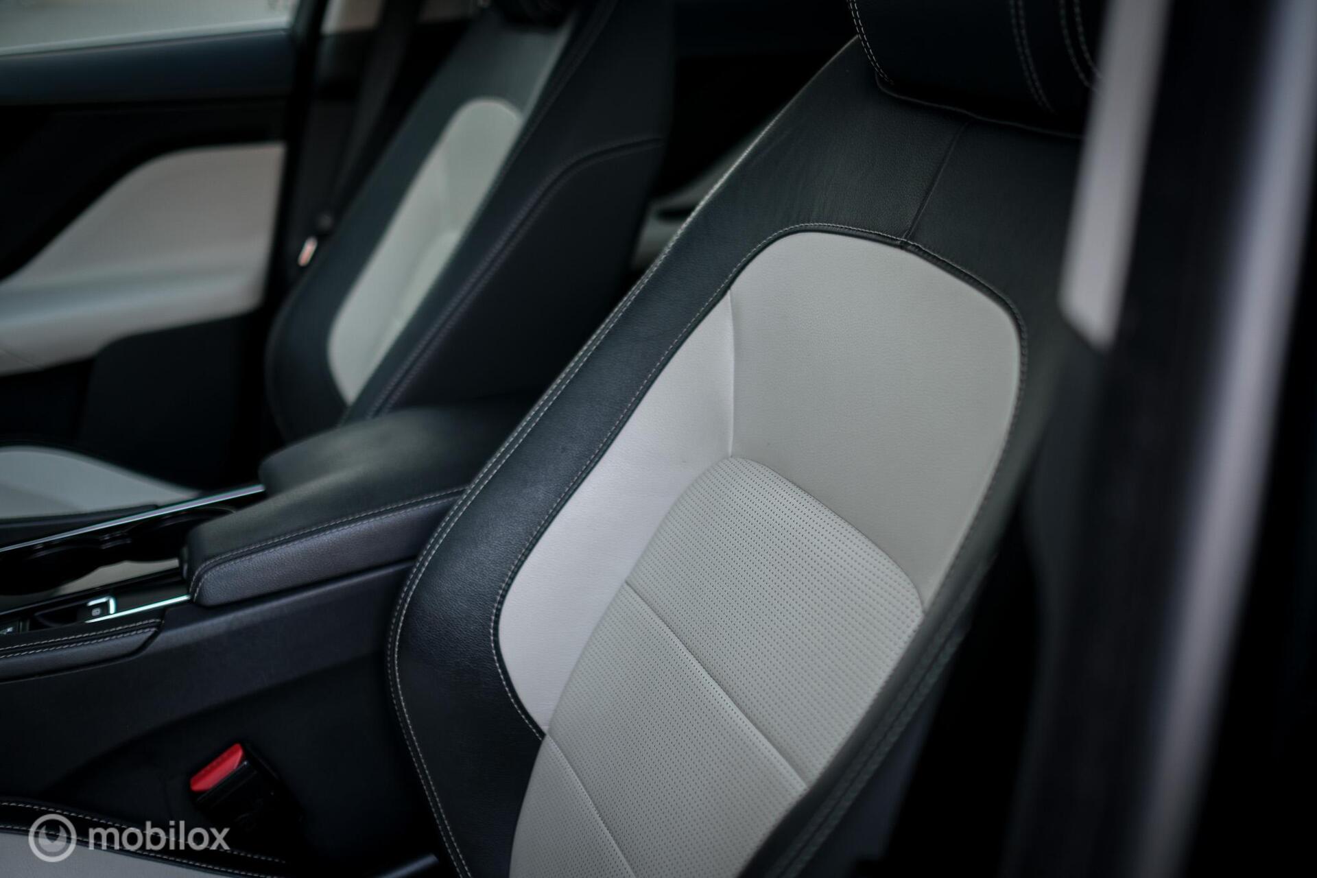 Foto van Jaguar Jaguar F-pace