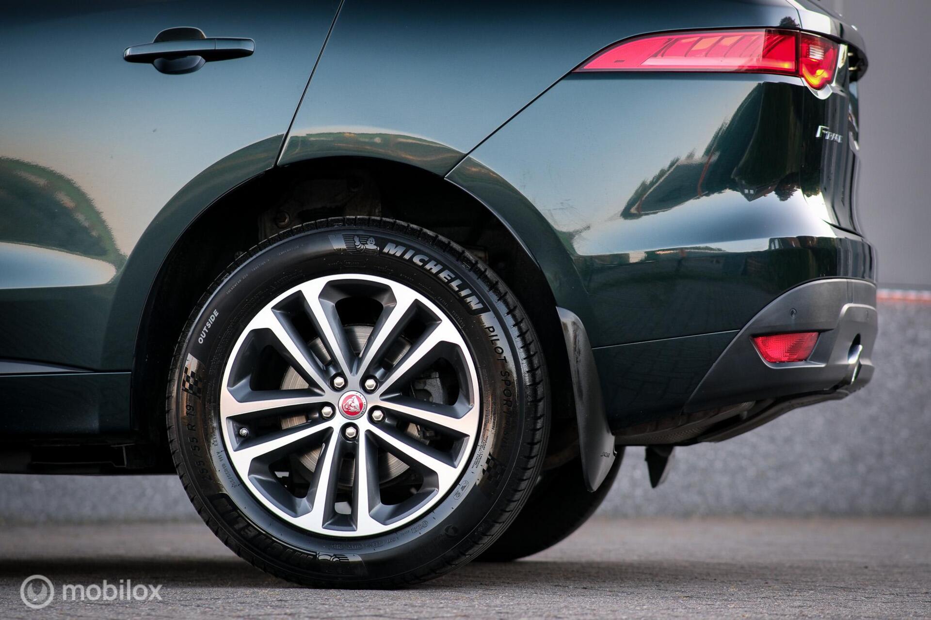 Foto van Jaguar Jaguar F-pace
