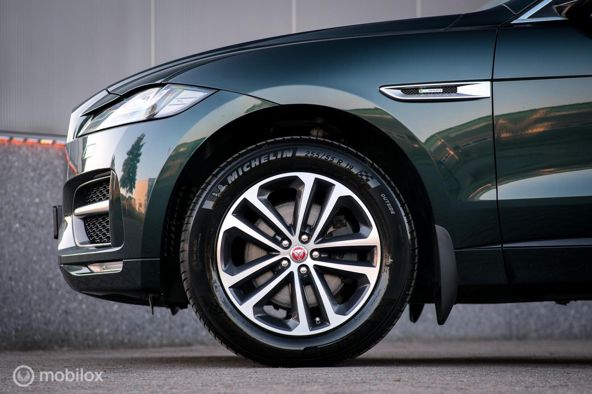 Foto van Jaguar Jaguar F-pace