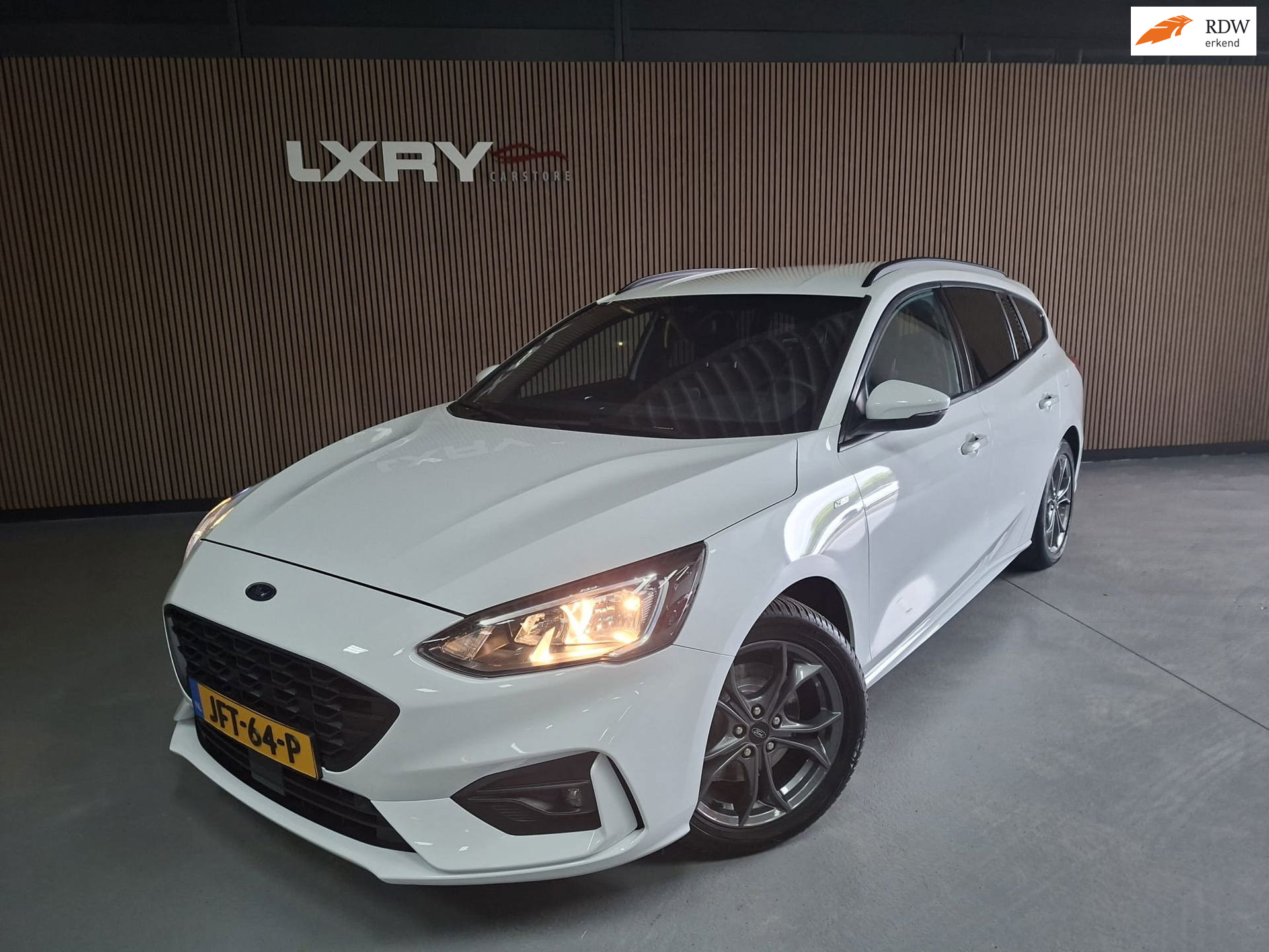 Ford Focus 1.0 EcoBoost ST Line Business  | Clima| Camera | Navi | Stuur & Stoelverwarming | 2019 - voorkant
