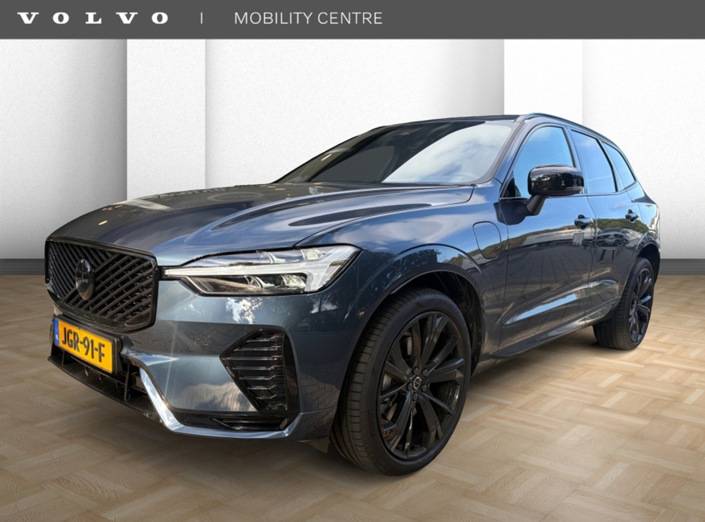 Volvo Xc60 2.0 T6 Plug-in hybrid AWD Plus Black Edition 2025 - voorkant