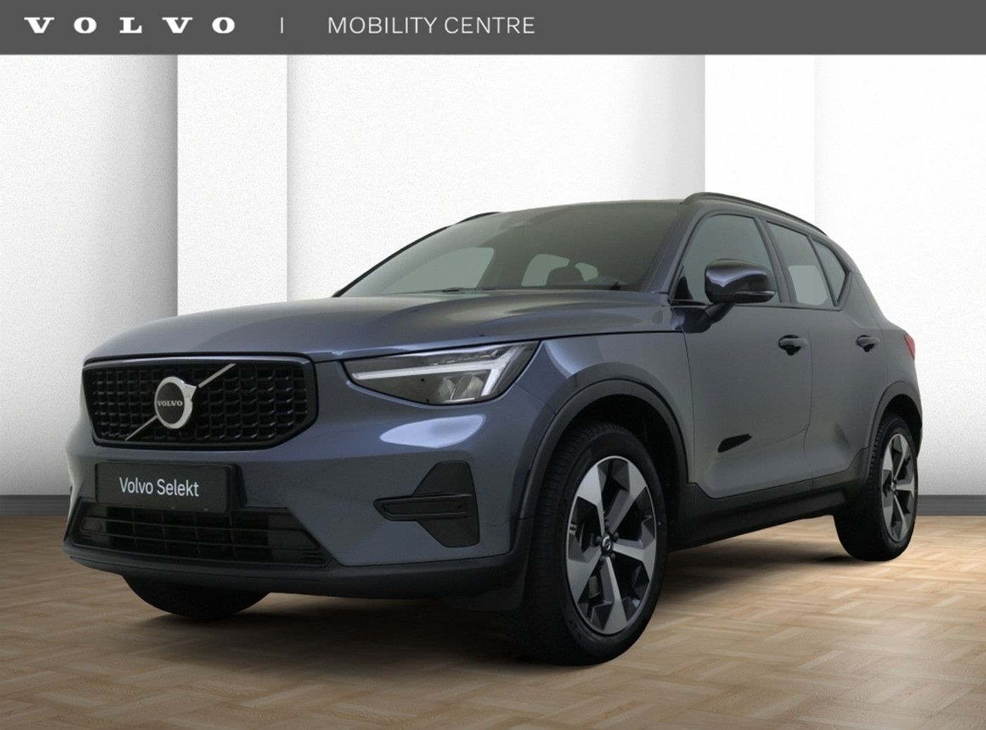 Volvo XC40 B4 Plus Dark | Trekhaak | Dodehoekdetectie | Harman/Kardon | 2025 - voorkant