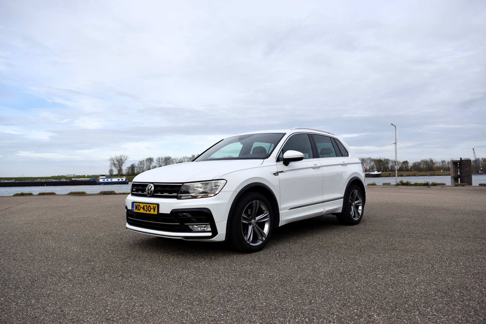 Volkswagen Tiguan 1.4 TSI Connected Series 2017 - voorkant