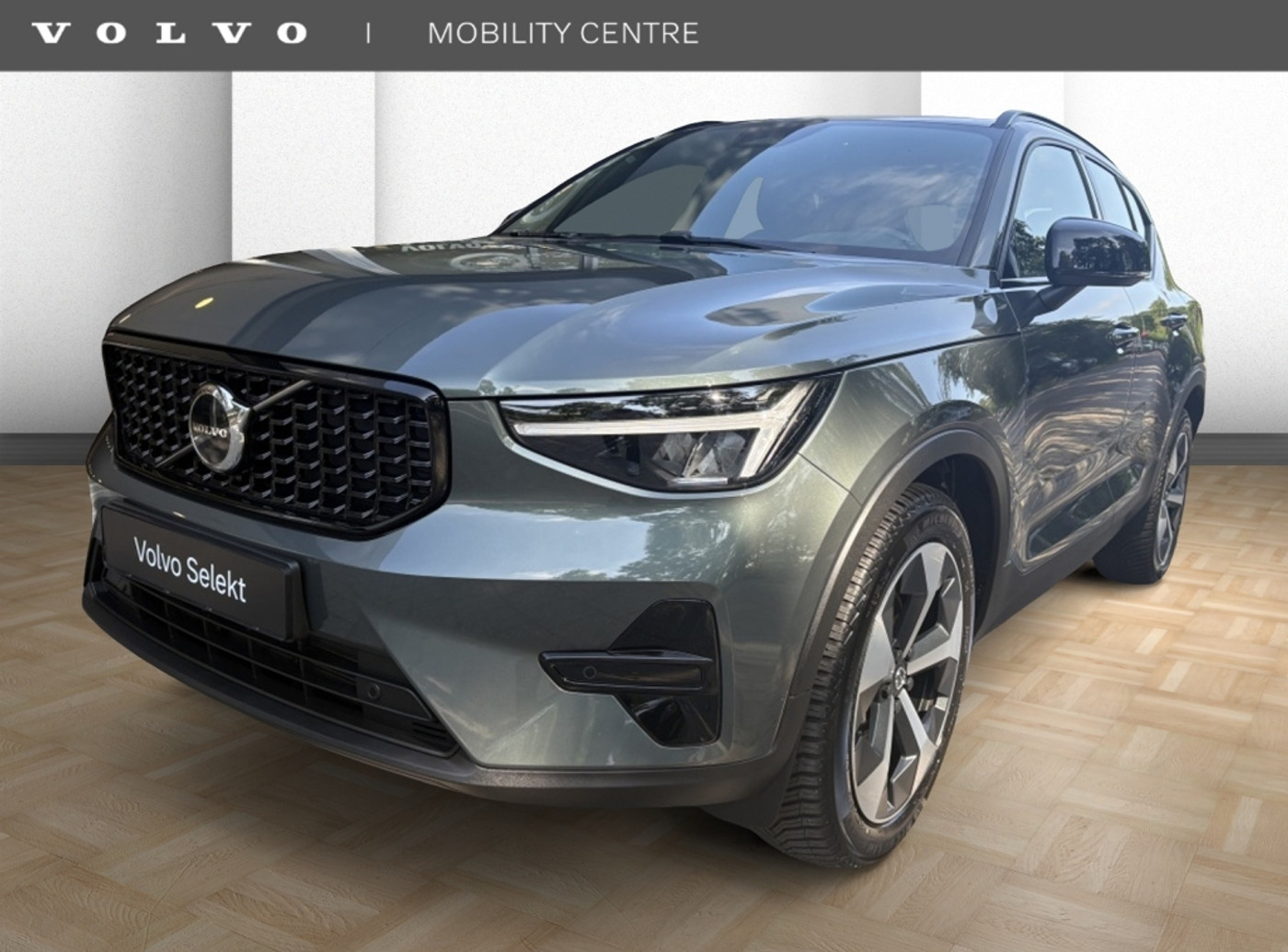 Volvo XC40 B4 Plus Dark | Trekhaak | H&K Audio 2025 - voorkant