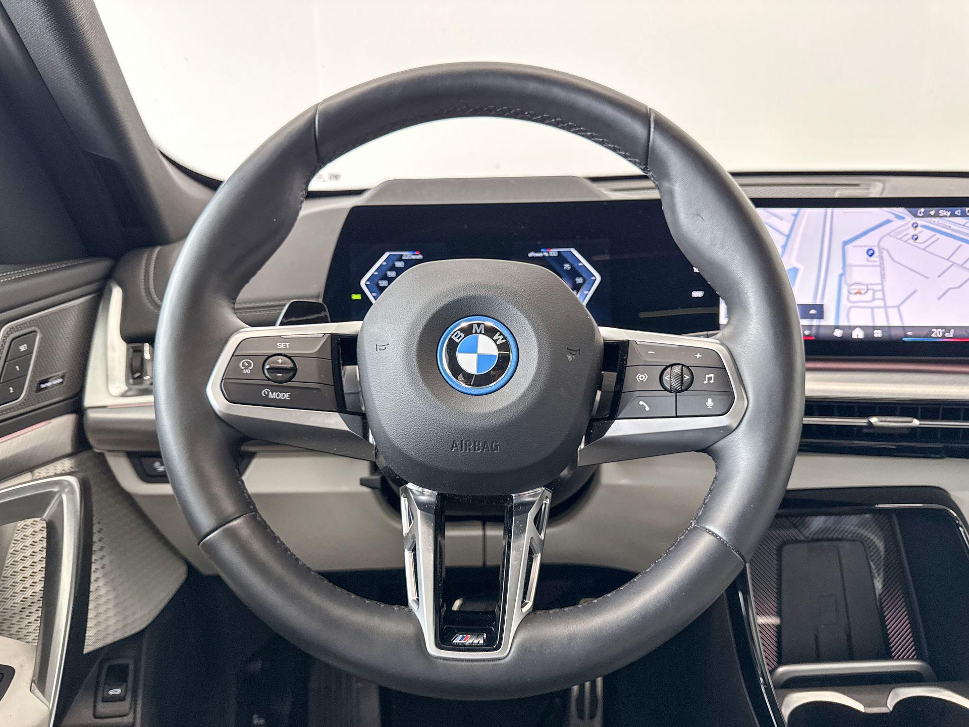 Foto van BMW Ix1