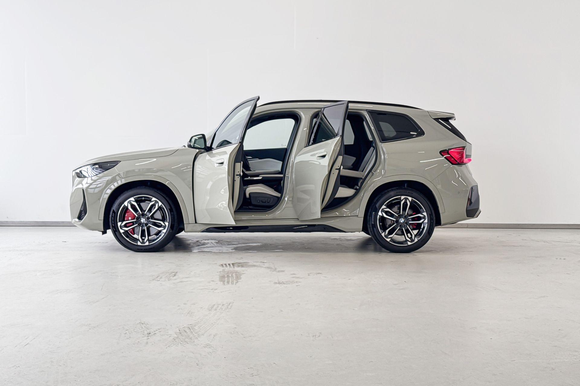 Foto van BMW Ix1