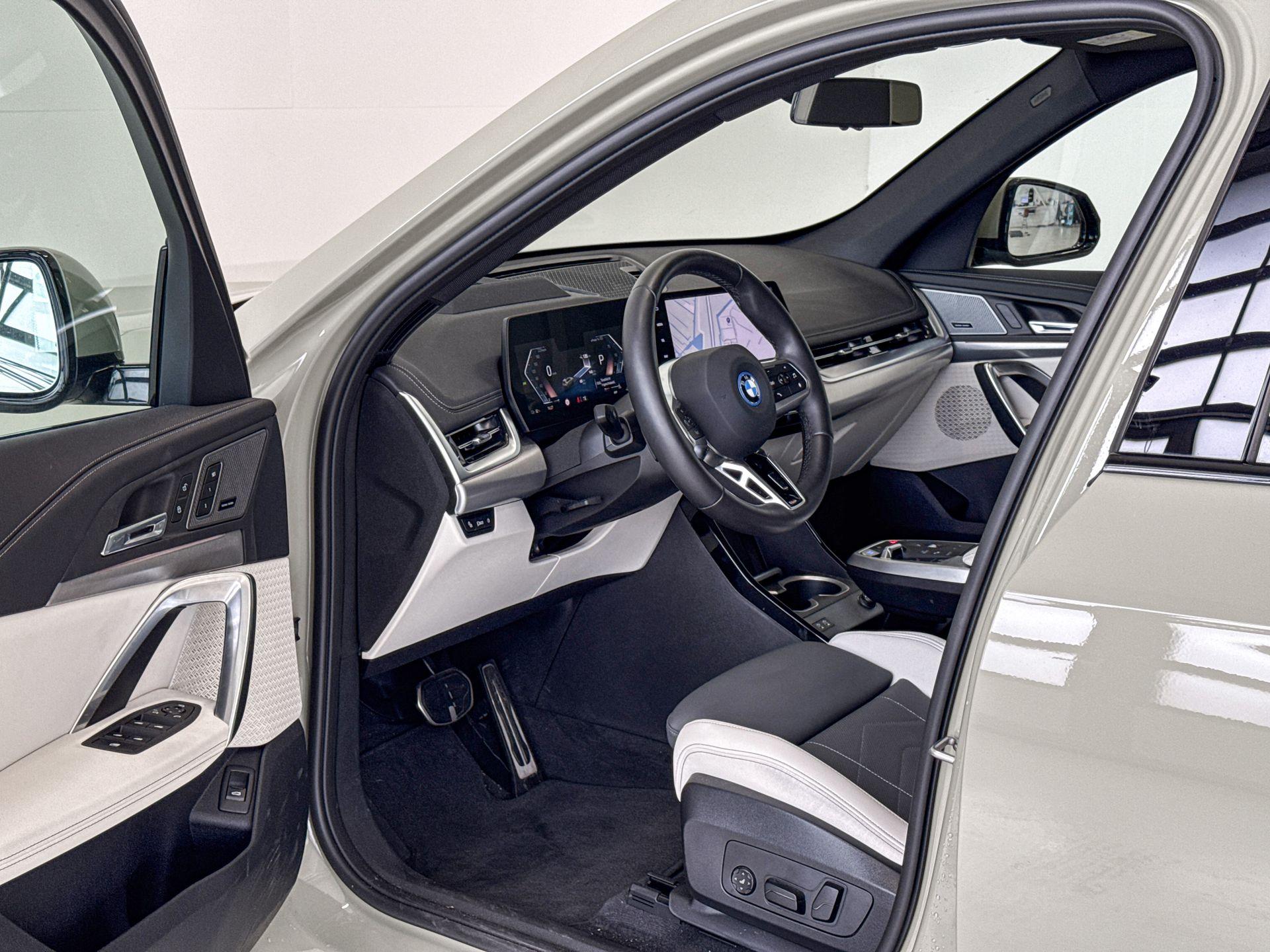 Foto van BMW Ix1