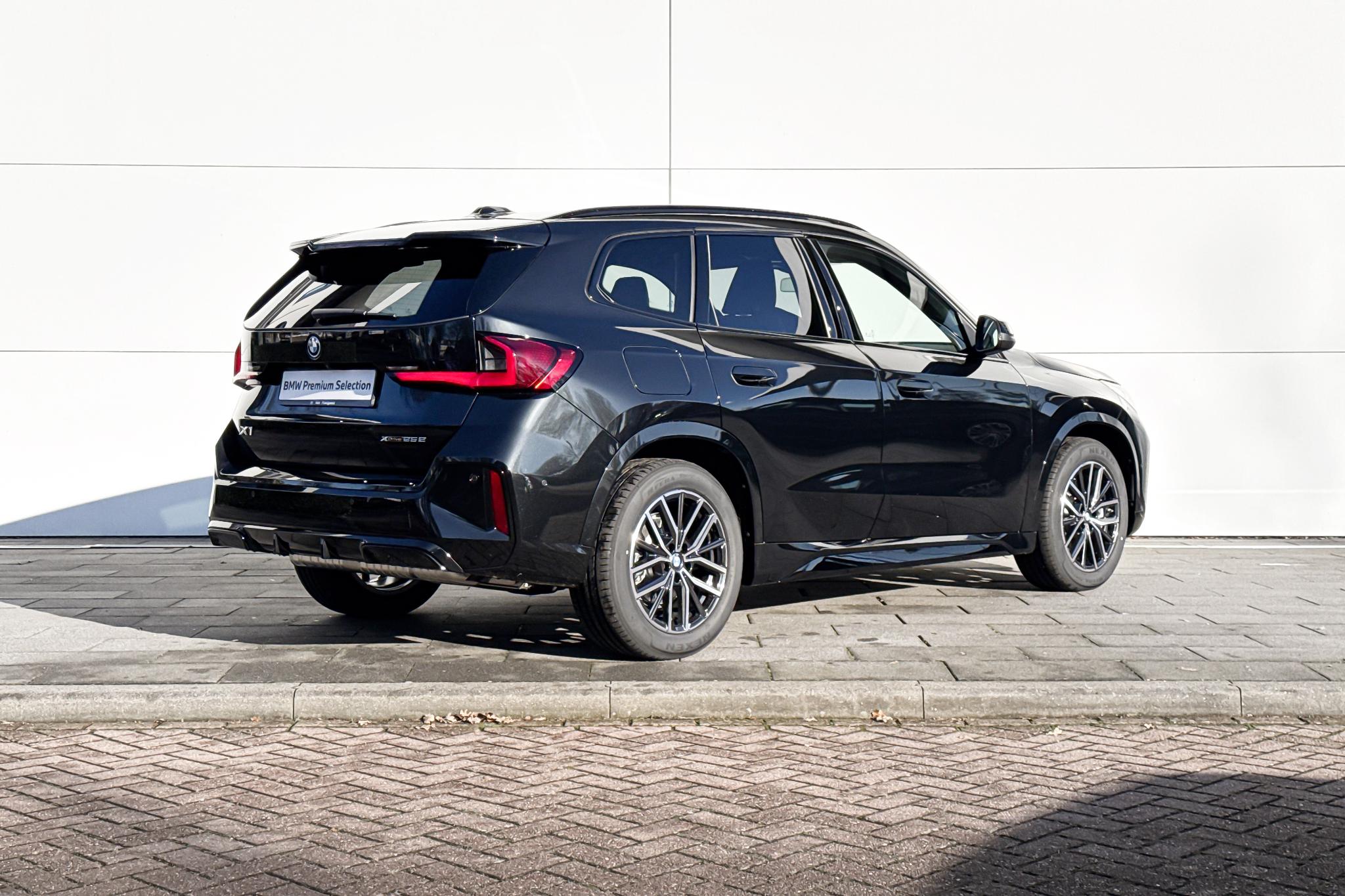 Foto van BMW X1 Xdrive25e