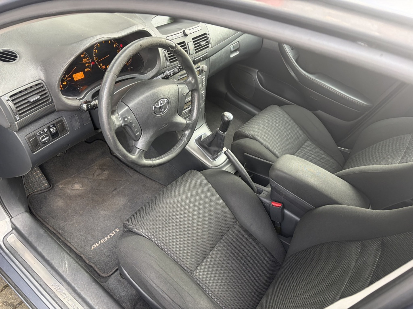 Foto van Toyota Toyota Avensis